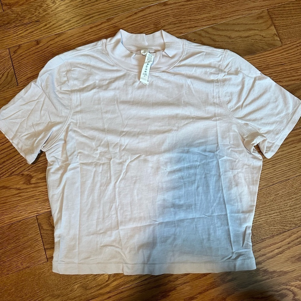 Lululemon mock neck tee
